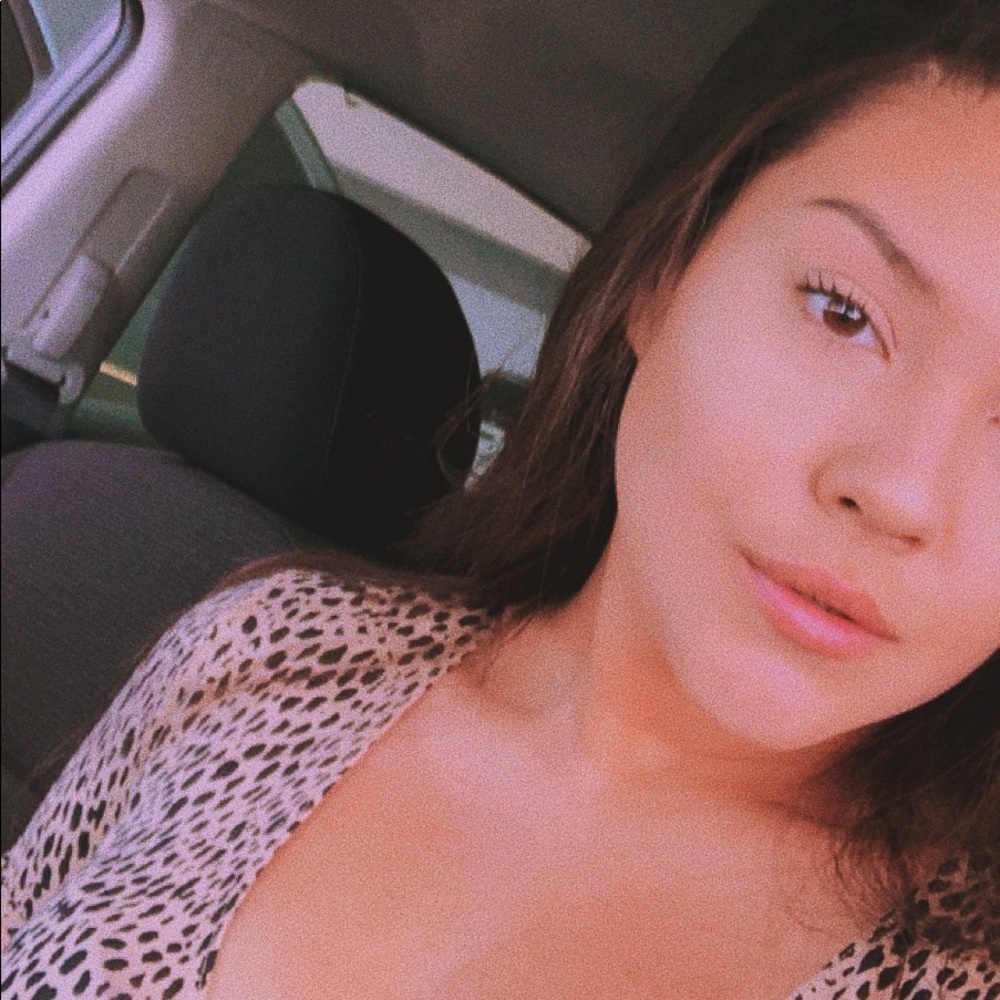 Meet your Posher, Joelle